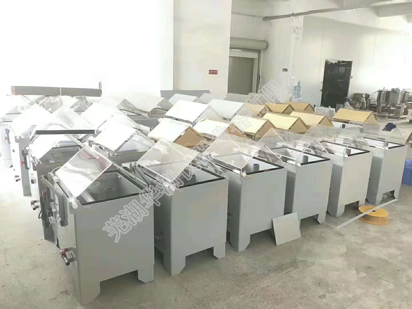 鹽霧試驗機(jī)倉庫